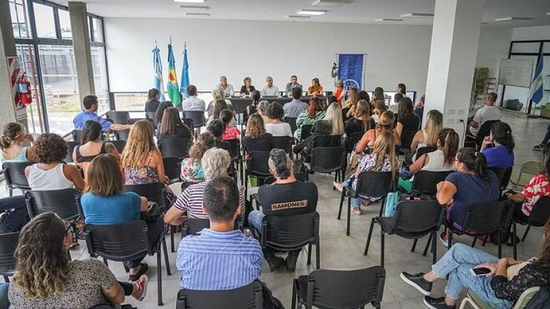 Cursos de capacitación en Tecnología y Pedagogía para docentes de escuelas secundarias de Escobar